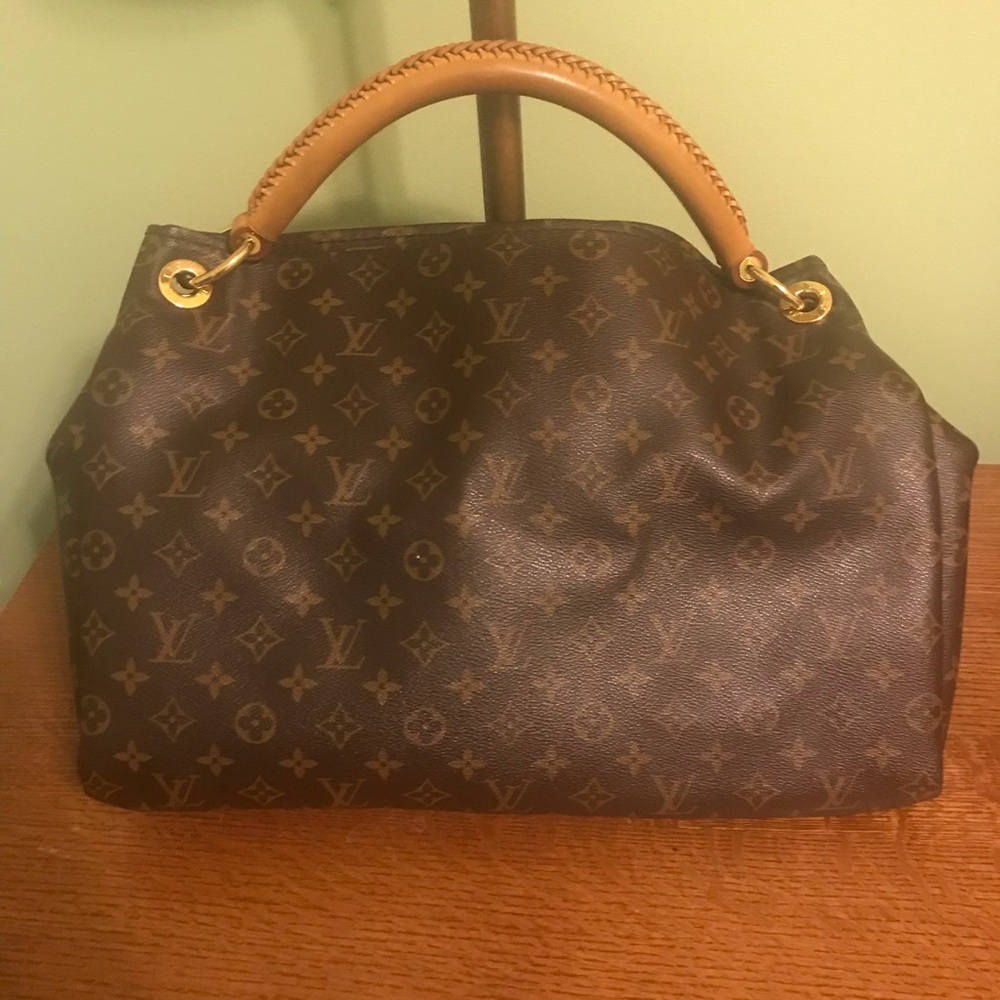 Louis Vuitton artsy large tote MM